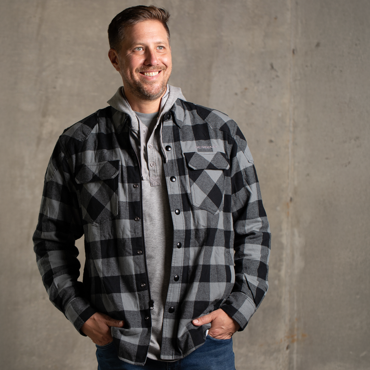 18A6F8B2-7309-4AB0-A2E2-0F4AAC56FA4B Gerbing Heated Clothing - 7 V Battery Heated Flannel Shirt - Gray/Black