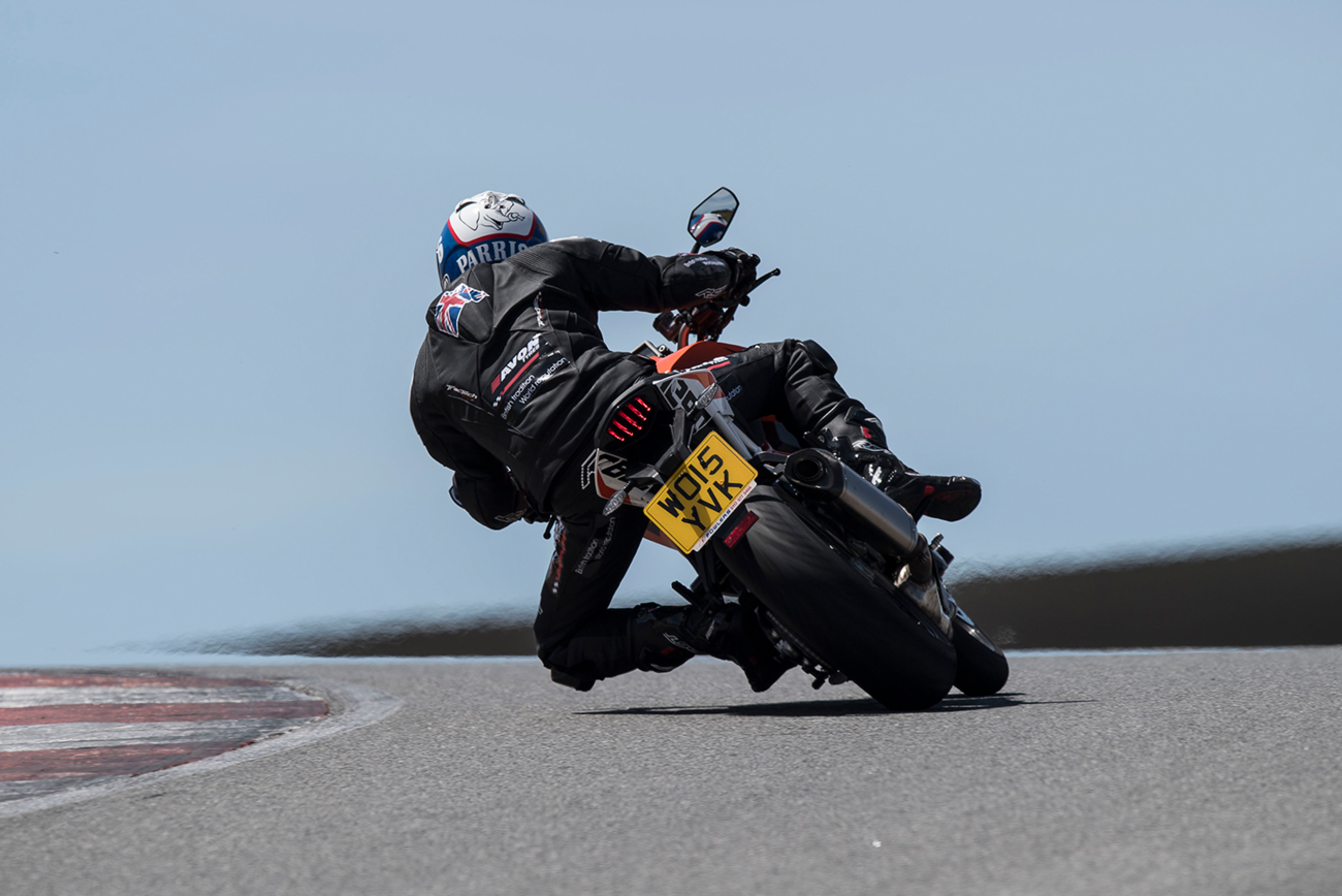 53F6DA26-4B14-49D1-8410-F05AB76D388C Avon - Tire - Spirit ST - Rear - 160/60ZR18 - (70W)