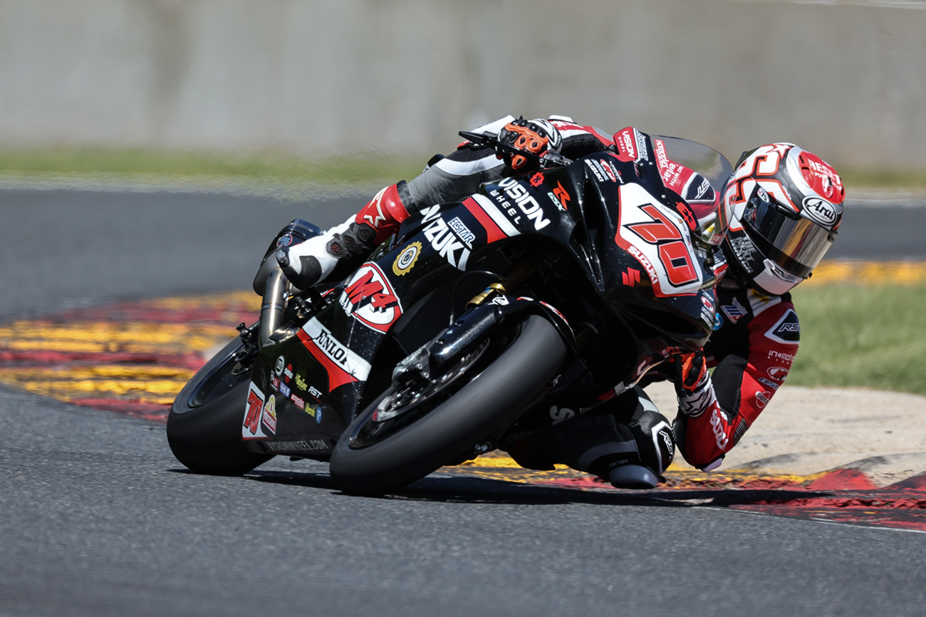 D6B59EE7-A100-45A5-8379-A2431EC9EA47 Arai Helmets - Corsair-X Helmet - Nicky Reset - Frost