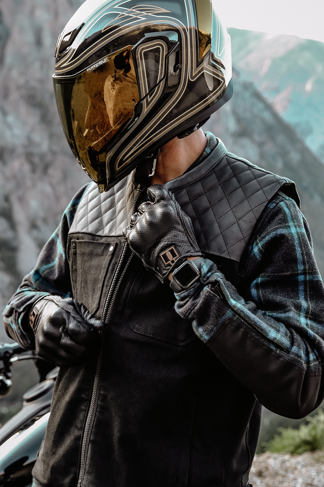 b6bbb2fe-7dd4-43c0-9150-f7c90536547c Icon - Chamonix Vest - Black