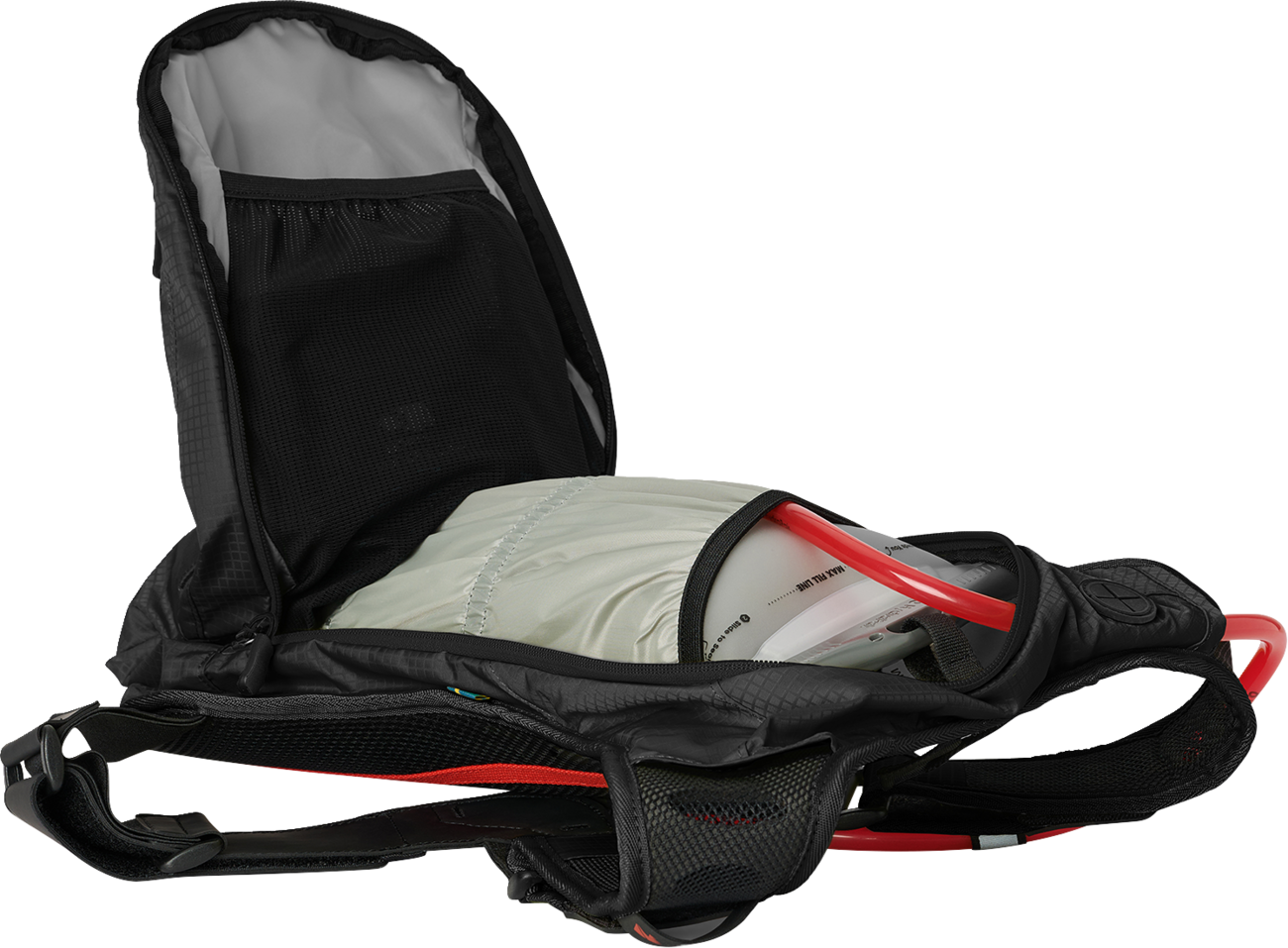 40ECBD62-8B55-491E-92C8-7F6C47015297 Uswe - Outlander Hydration Pack - 9L - Black