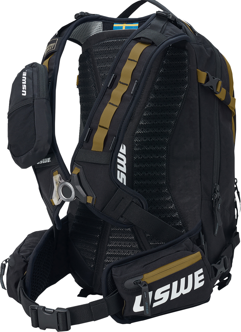 A1899EB2-2C23-4953-A348-209CE5A85343 Uswe - Core Off-Road Daypack - 16L - Black/Bronze