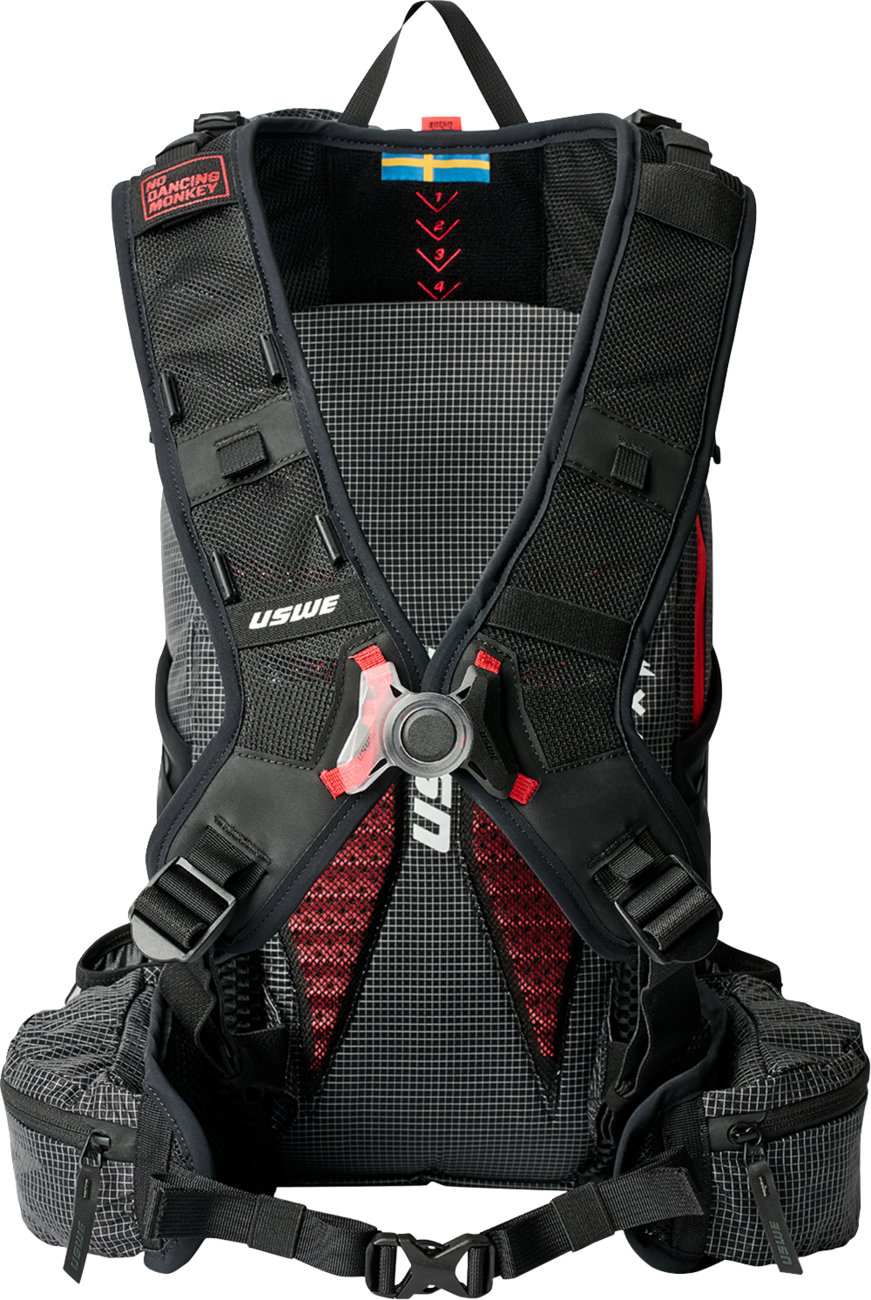 AA4FB508-35E6-44EF-9264-D7C13D135E39 Uswe - Daypack - Rolltop - 30 Liter - Black